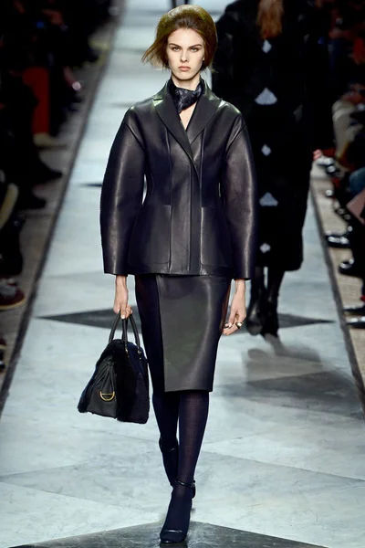 Look 2